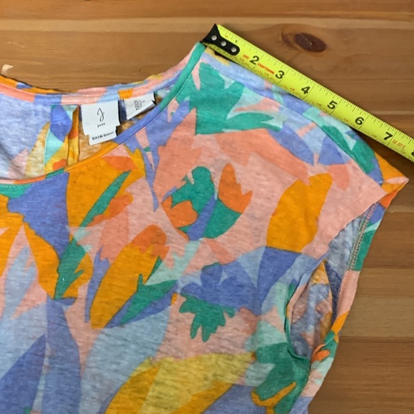 Joie 100% linen, cap sleeves, opaque, buttons down back, loose fitting floral - Picture 3 of 7